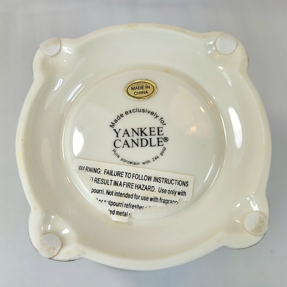 Yankee Candle Snowflake Wax WARMER Cream Cut Outs Gold Trim 5" Tealight - Picture 10 of 15